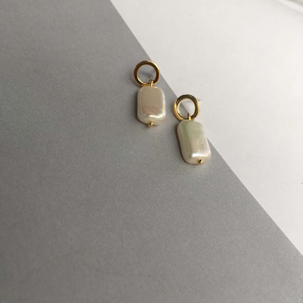 Gold Circle Pearl Earrings